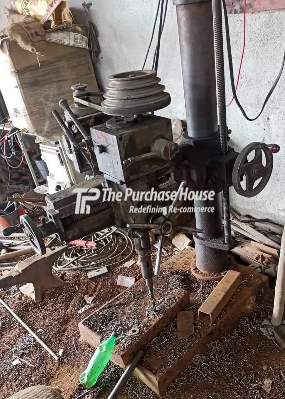 RADIAL DRILL MACHINE