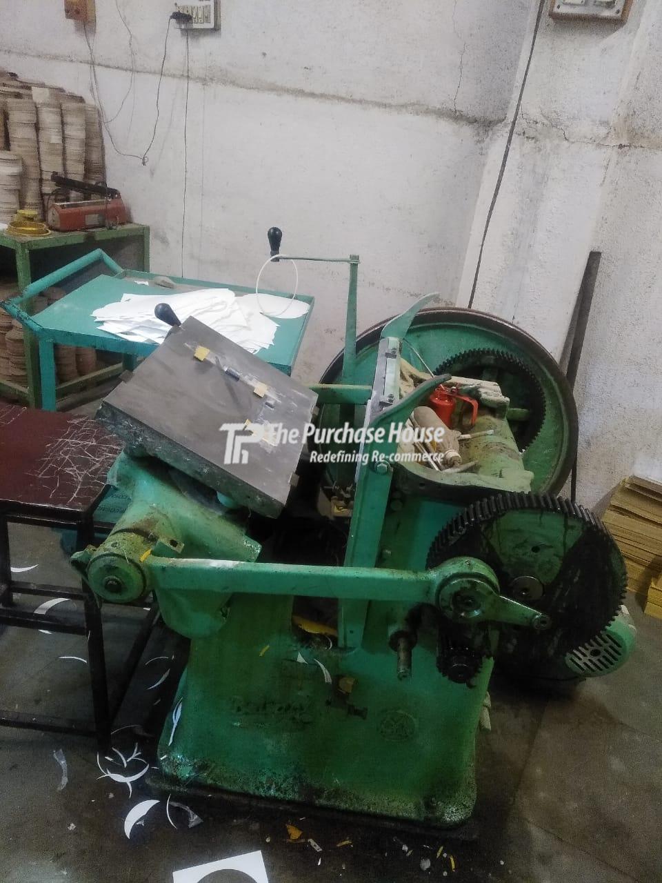 CARTON BOX PUNCHING MACHINE