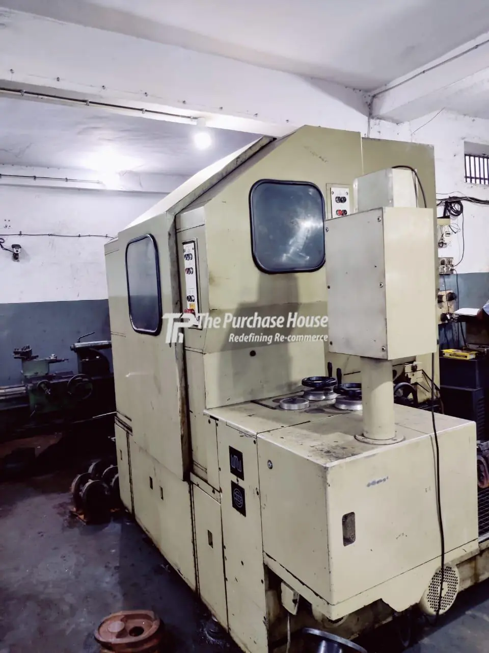 GEAR GRINDER MACHINE