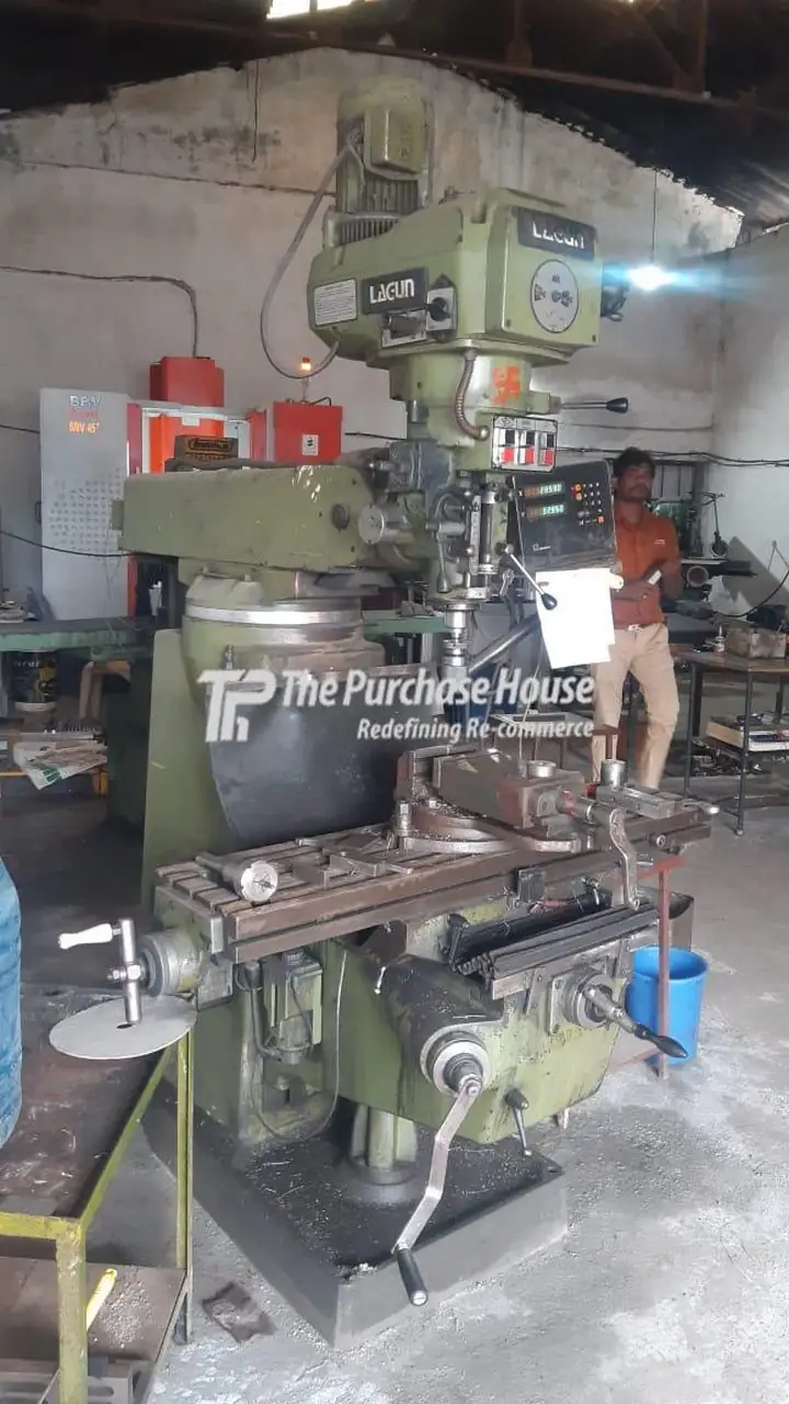 VERTICAL MILLING MACHINE