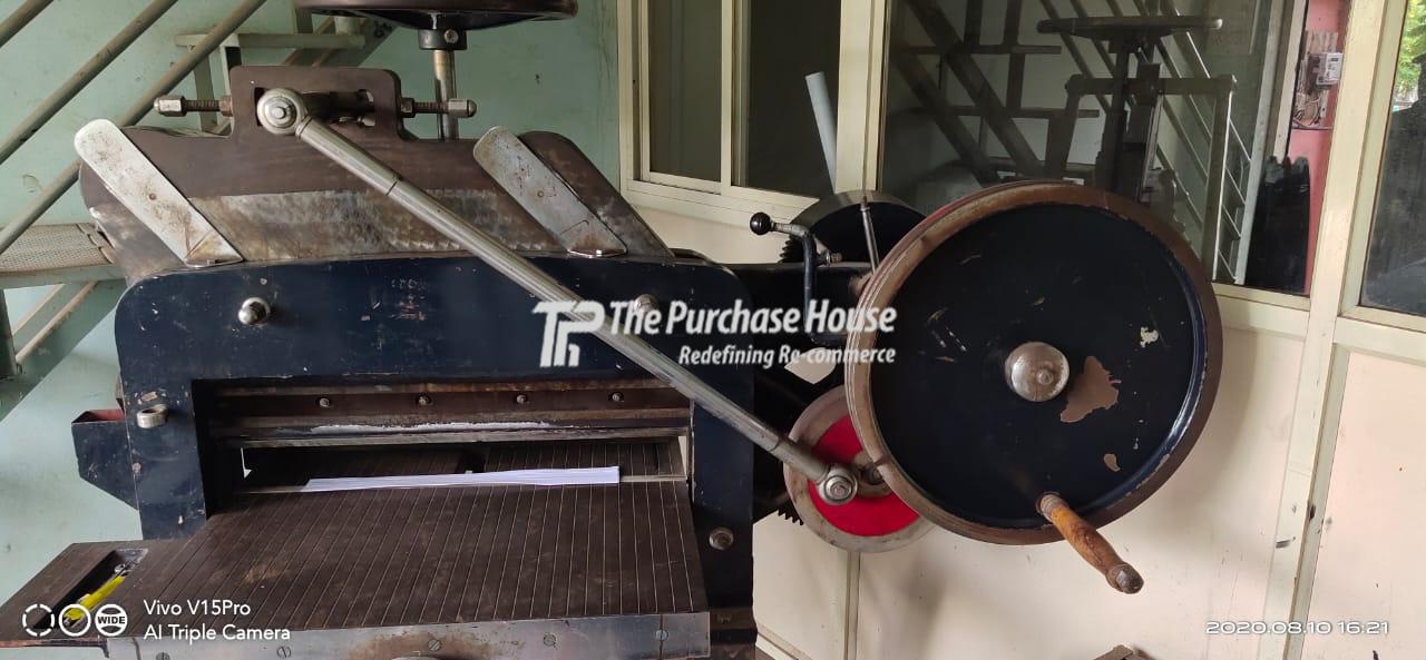PAPER CUTTING MACHINE