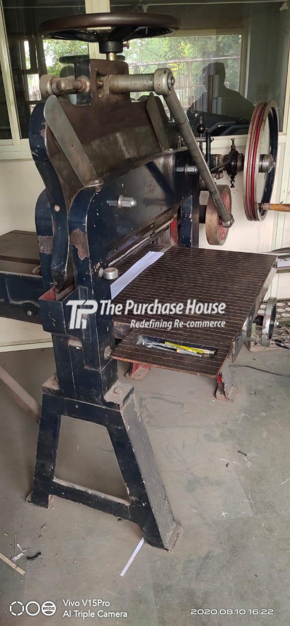 PAPER CUTTING MACHINE