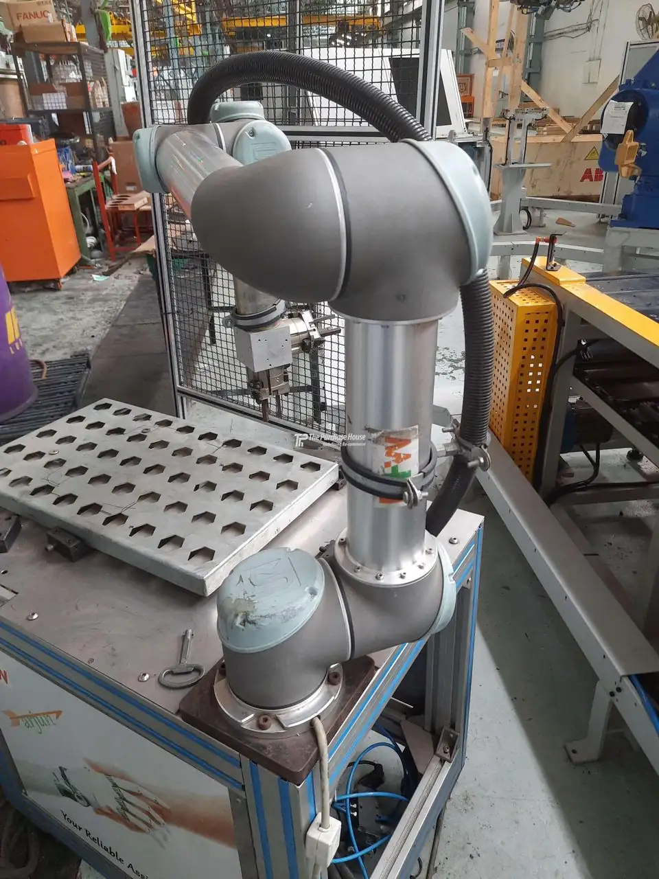 UR Cobot | Universal Robots Collaborative Robot