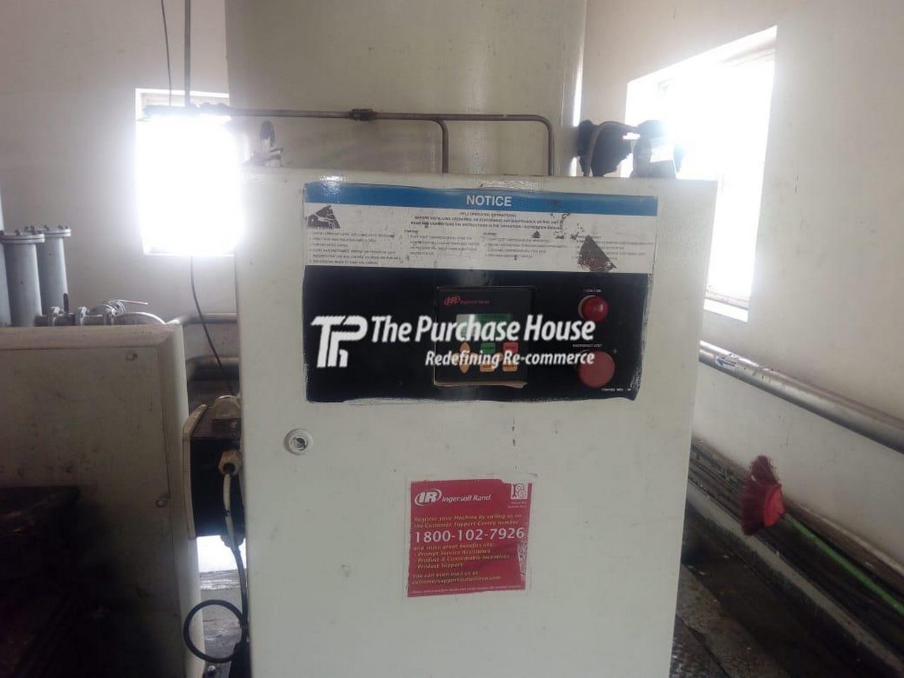 SCREW AIR COMPRESSOR