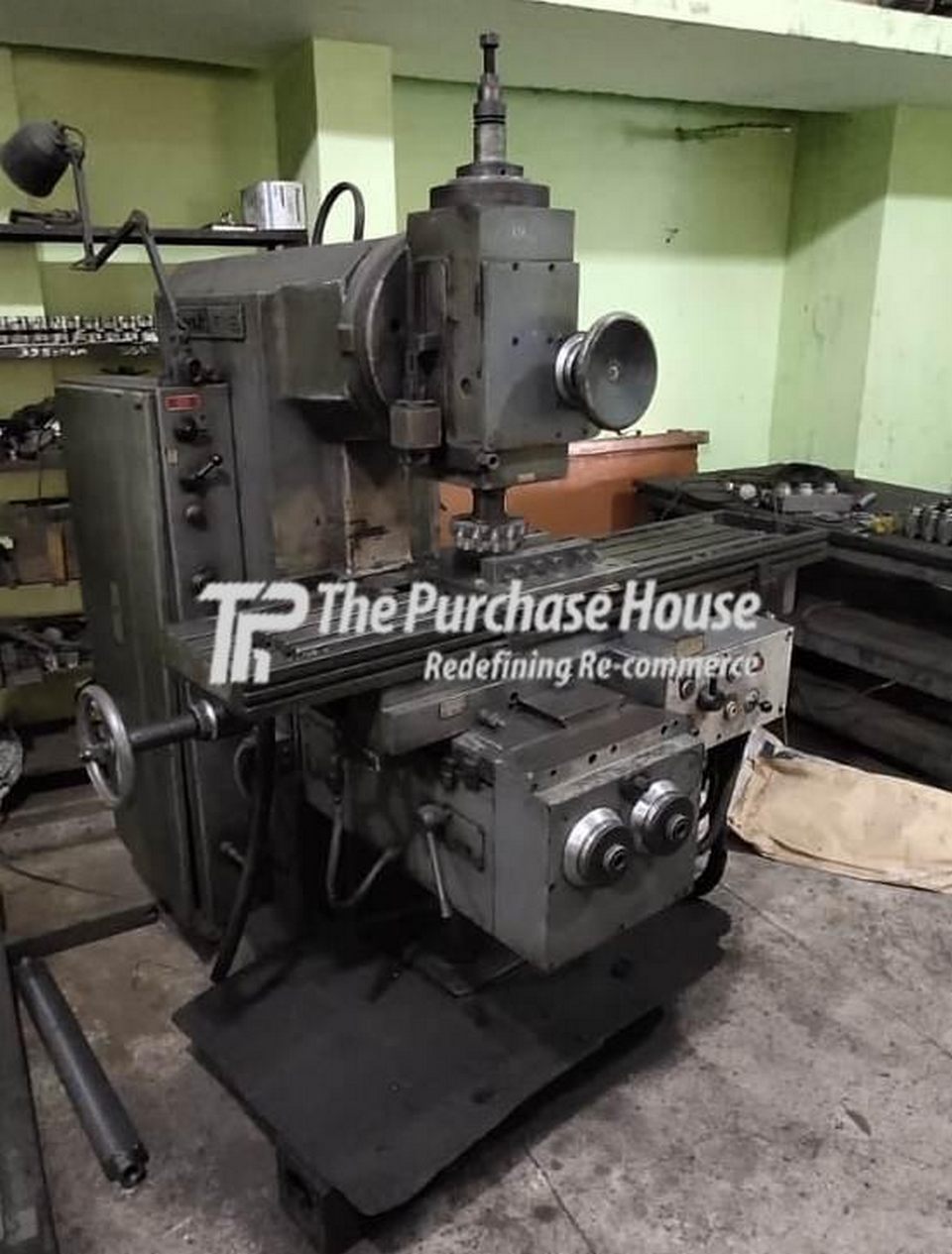 MILLING MACHINE