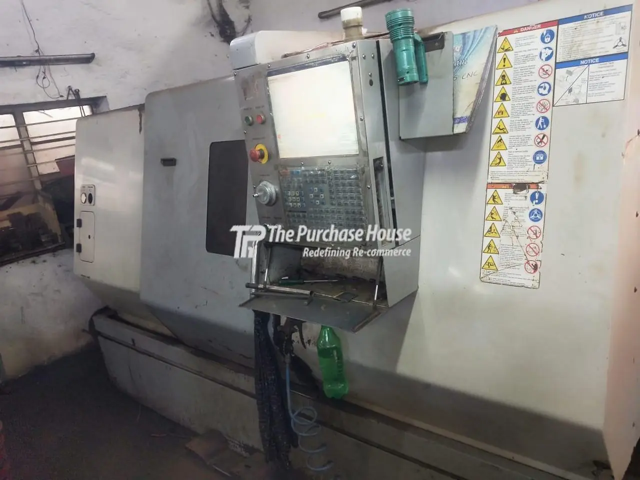 CNC TURNING MACHINE