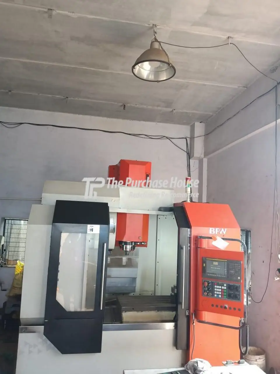 VERTICAL MACHINING CENTER (VMC)