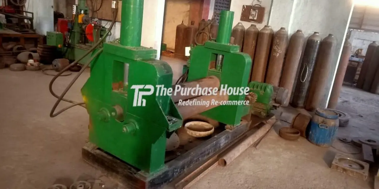 Hydraulic plate rolling machine for steel plates