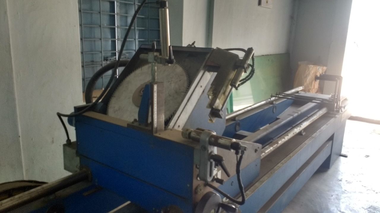 ALUMINIUM PROFILE CUTTING MACHINE