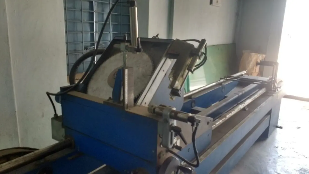 Aluminium profile cutting machine for precision metal cutting
