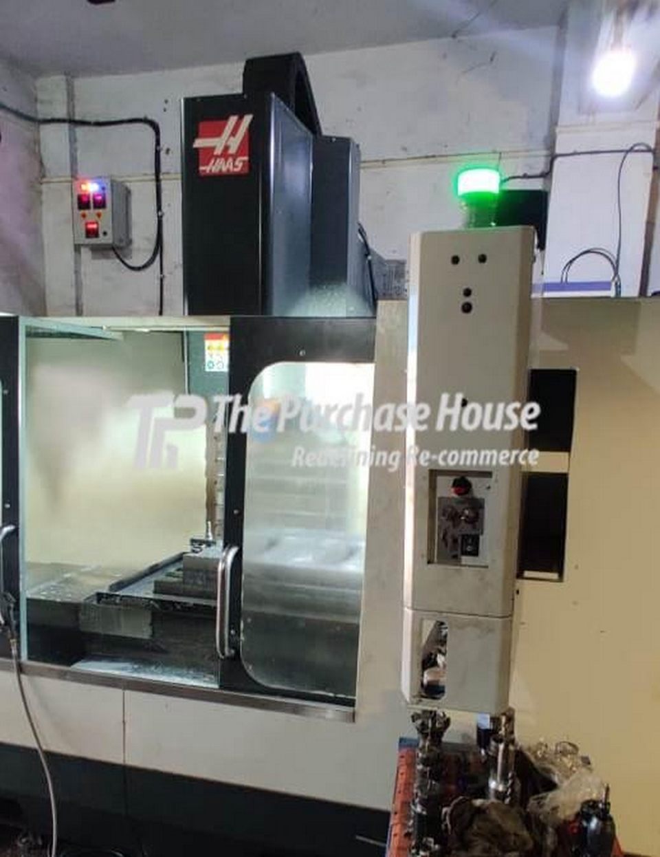 REFURBISHED VERTICAL MACHINING CENTER