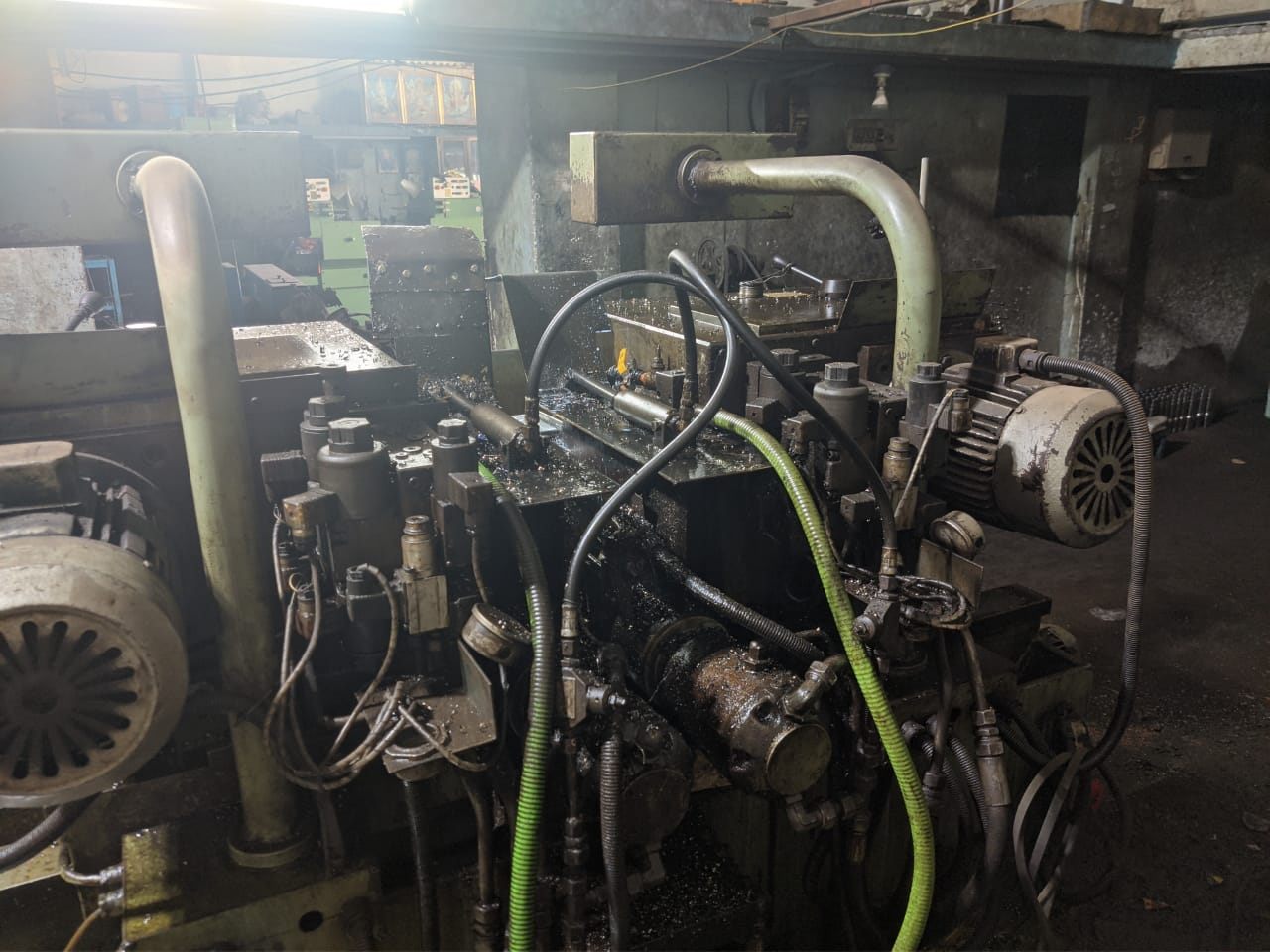 FACING AND CENTERING MACHINE