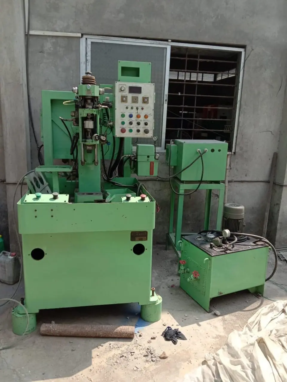Industrial Vertical Honing Machine Application
