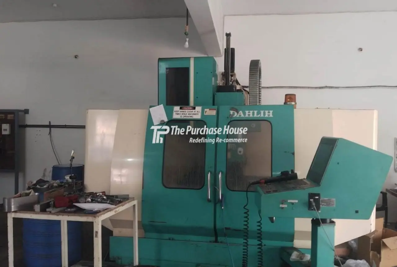 VERTICAL MACHINING CENTER (VMC)