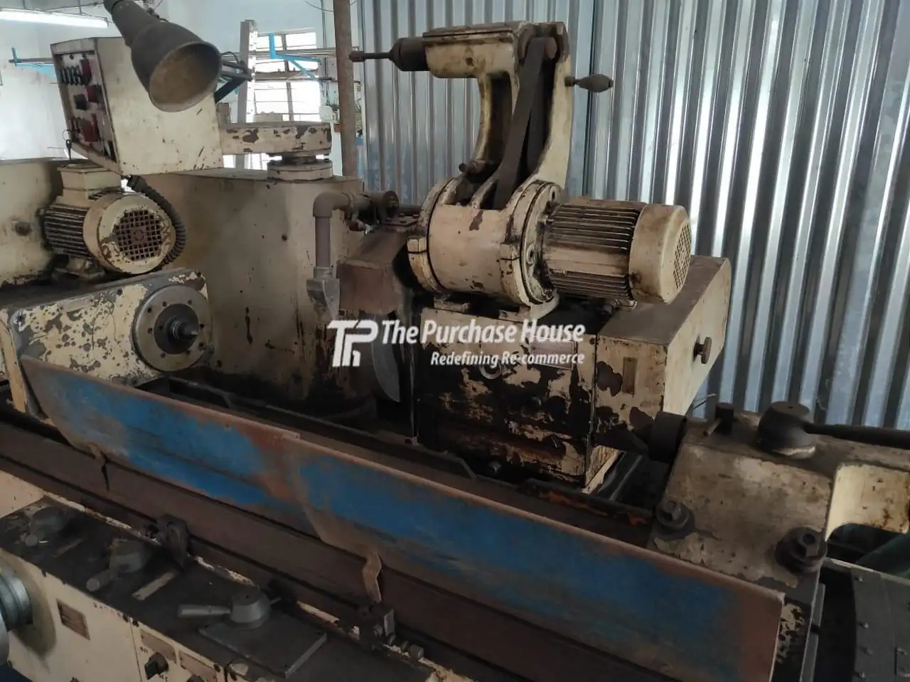 CYLINDRICAL GRINDER MACHINE