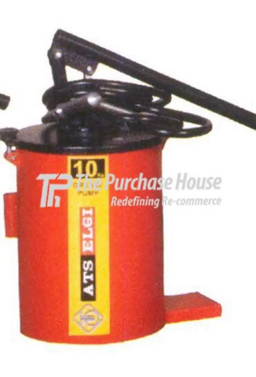 HAND OPERATED GREASE PUMP