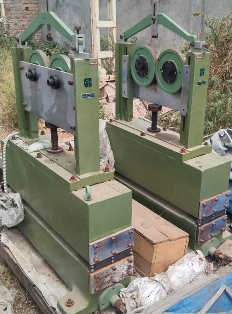 DYNAMIC BALANCING MACHINE