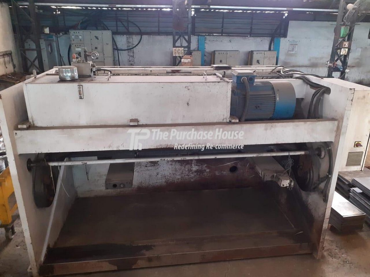 HYDRAULIC SHEARING MACHINE