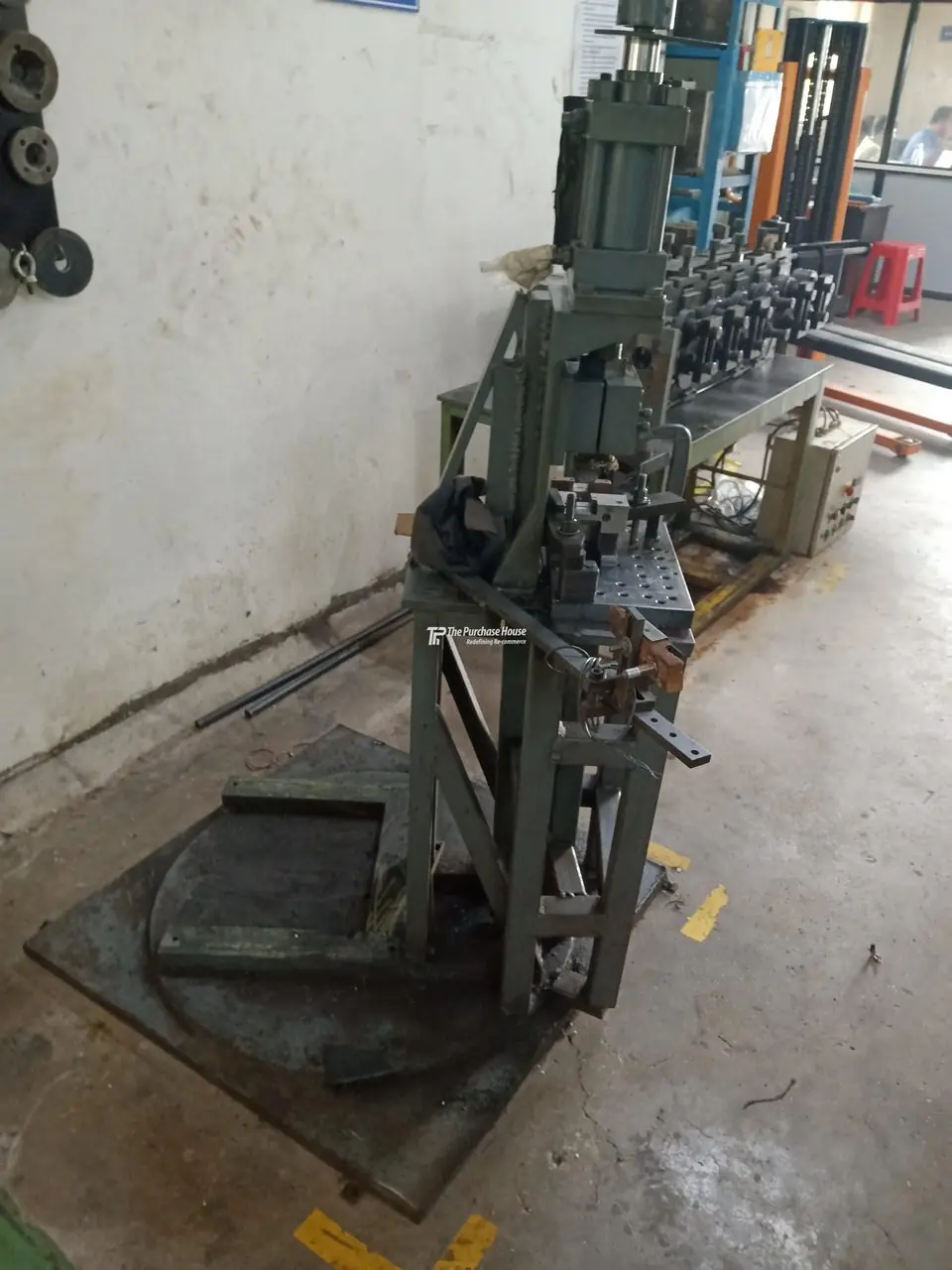 HYDRAULIC PRESS MACHINE