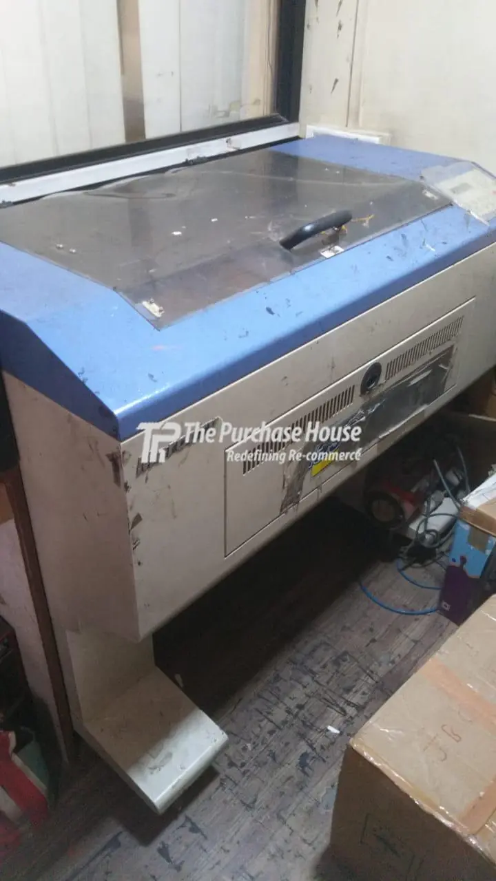 CO2 LASER CUTTING MACHINE WITH METAL TUBE