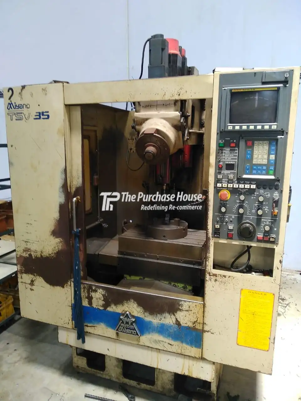 VERTICAL MACHINING CENTER (VMC)