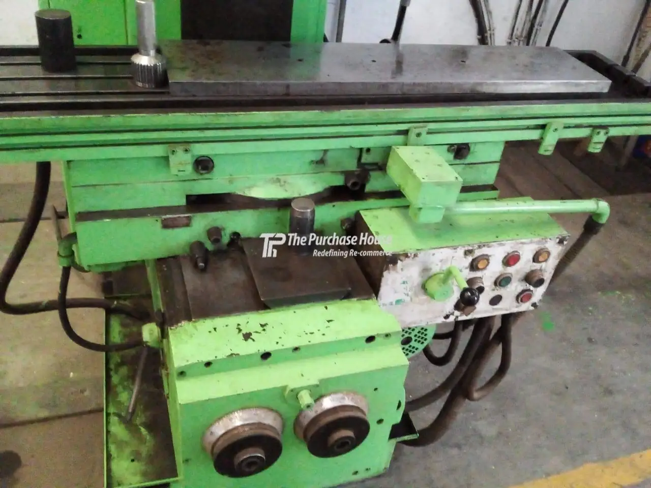 UNIVERSAL MILLING MACHINE