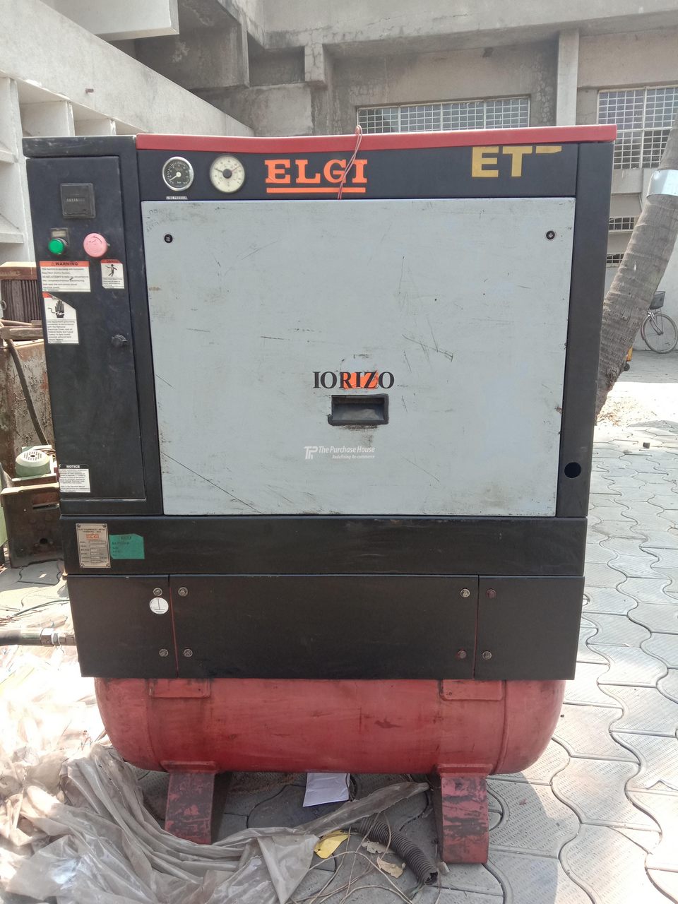 SCREW AIR COMPRESSOR