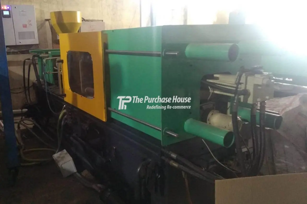 INJECTION MOULDING MACHINE