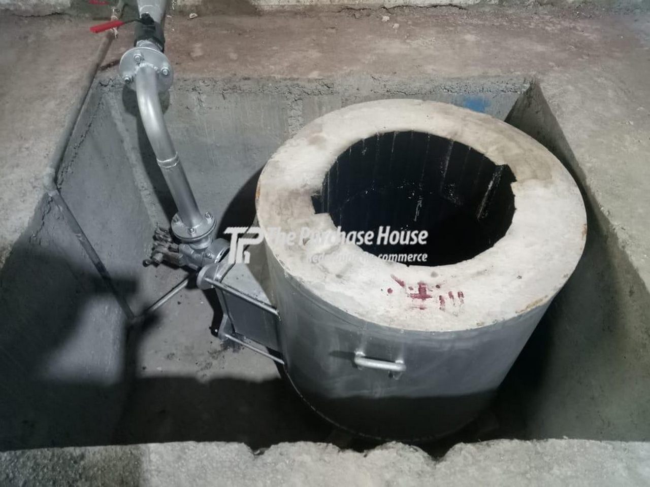 MELTING FURNACE