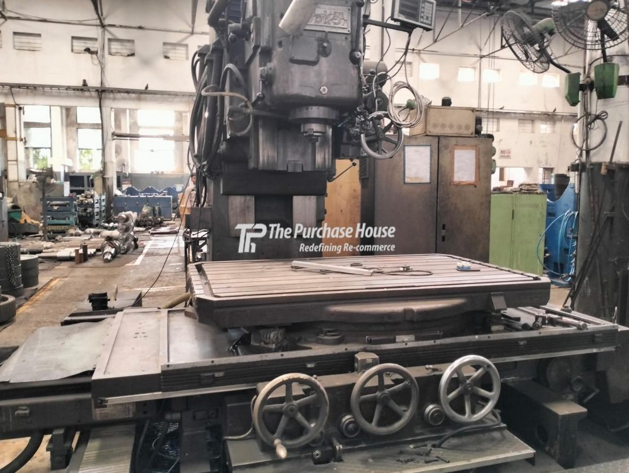 VERTICAL MILLING MACHINE