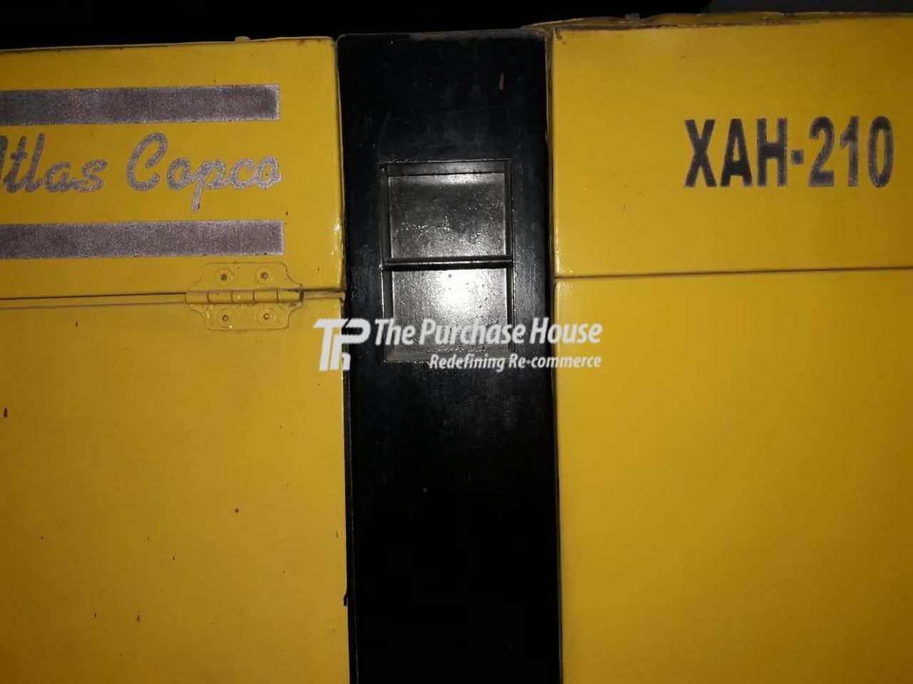 SCREW AIR COMPRESSOR
