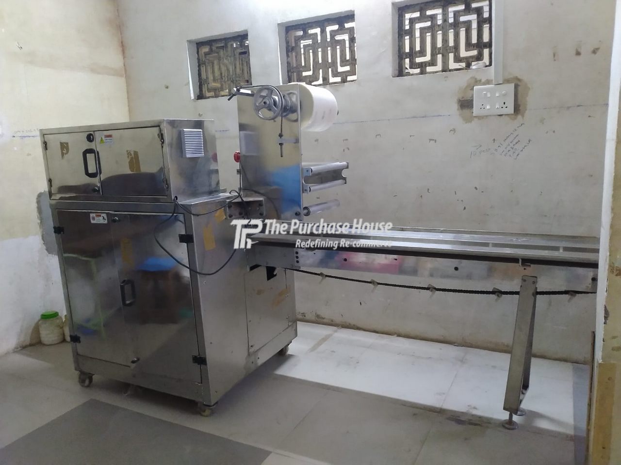 INDIVIDUAL POUCH MAKING MACHINE / POUCH PACKING MACHINE