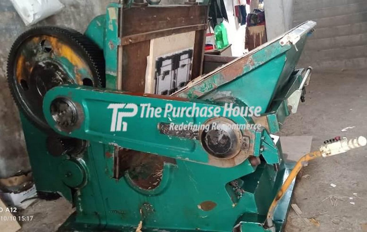 BOX PUNCHING MACHINE