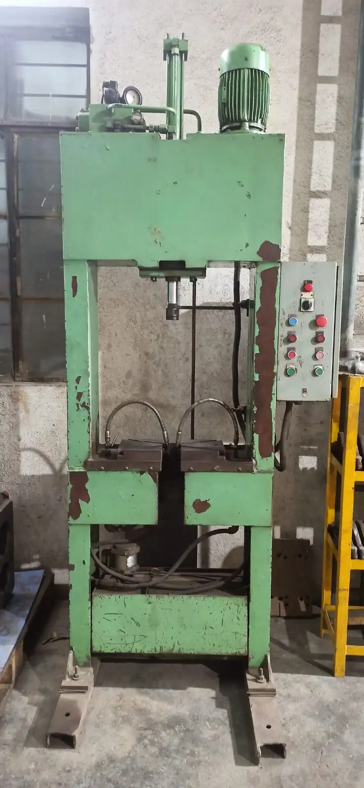 Vertical Hydraulic Broaching Machine for Internal Machining