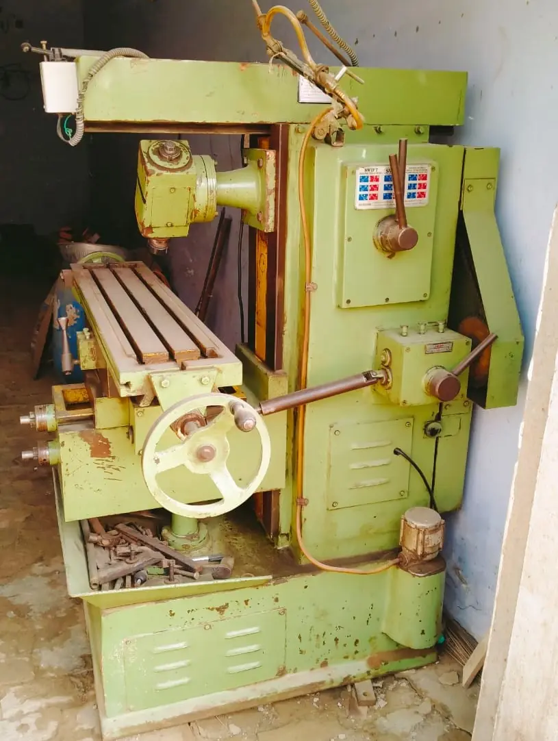 MILLING MACHINE