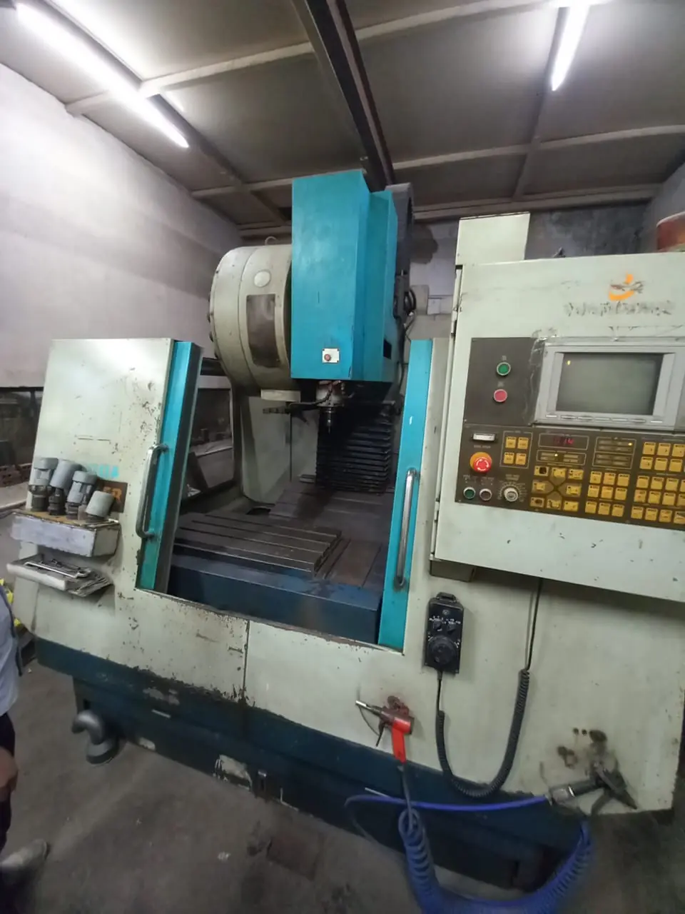 VERTICAL MACHINING CENTER (VMC)