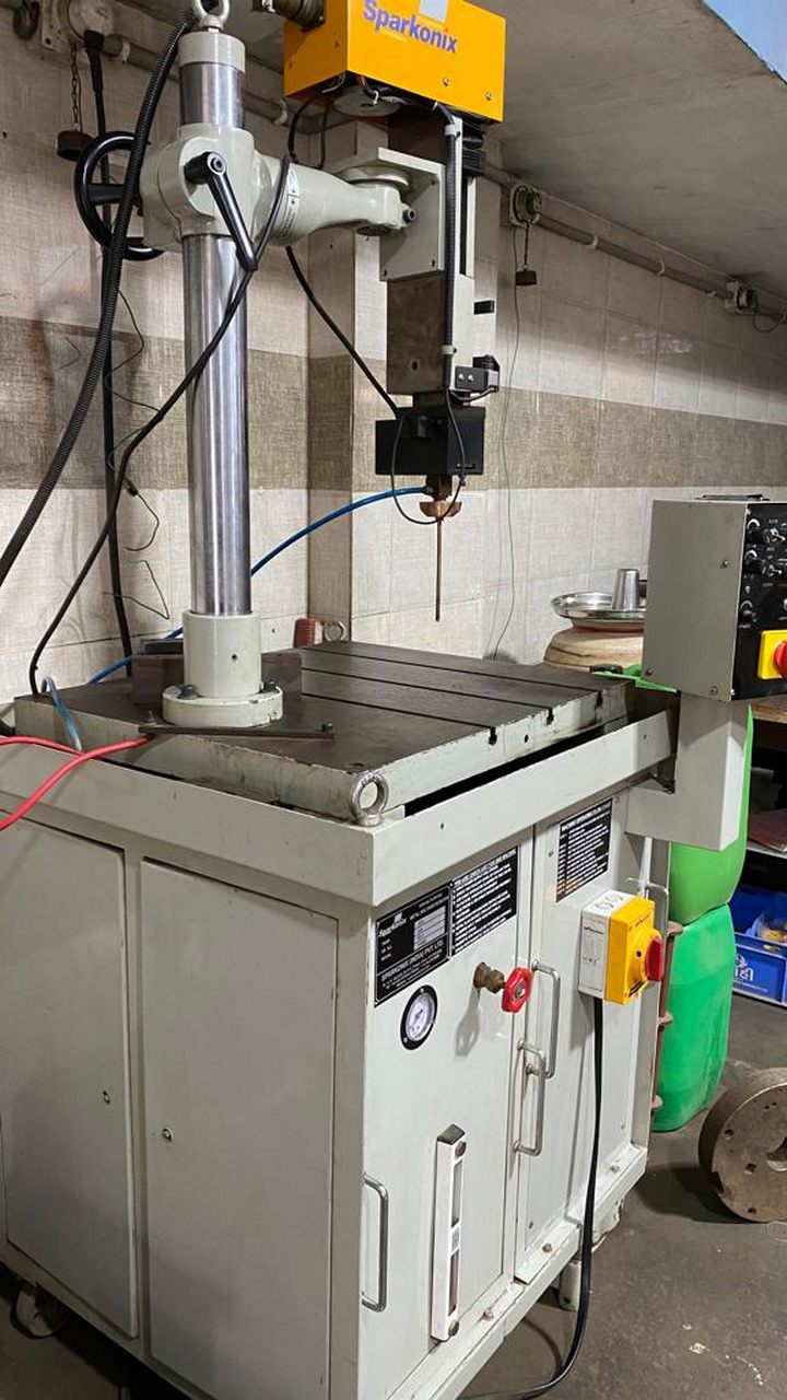 METAL ARC DISINTEGRATOR MACHINE