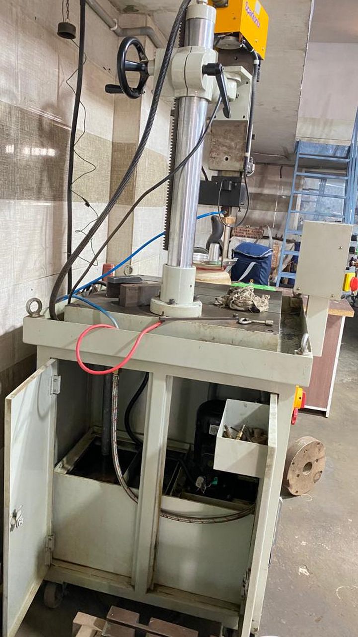 METAL ARC DISINTEGRATOR MACHINE