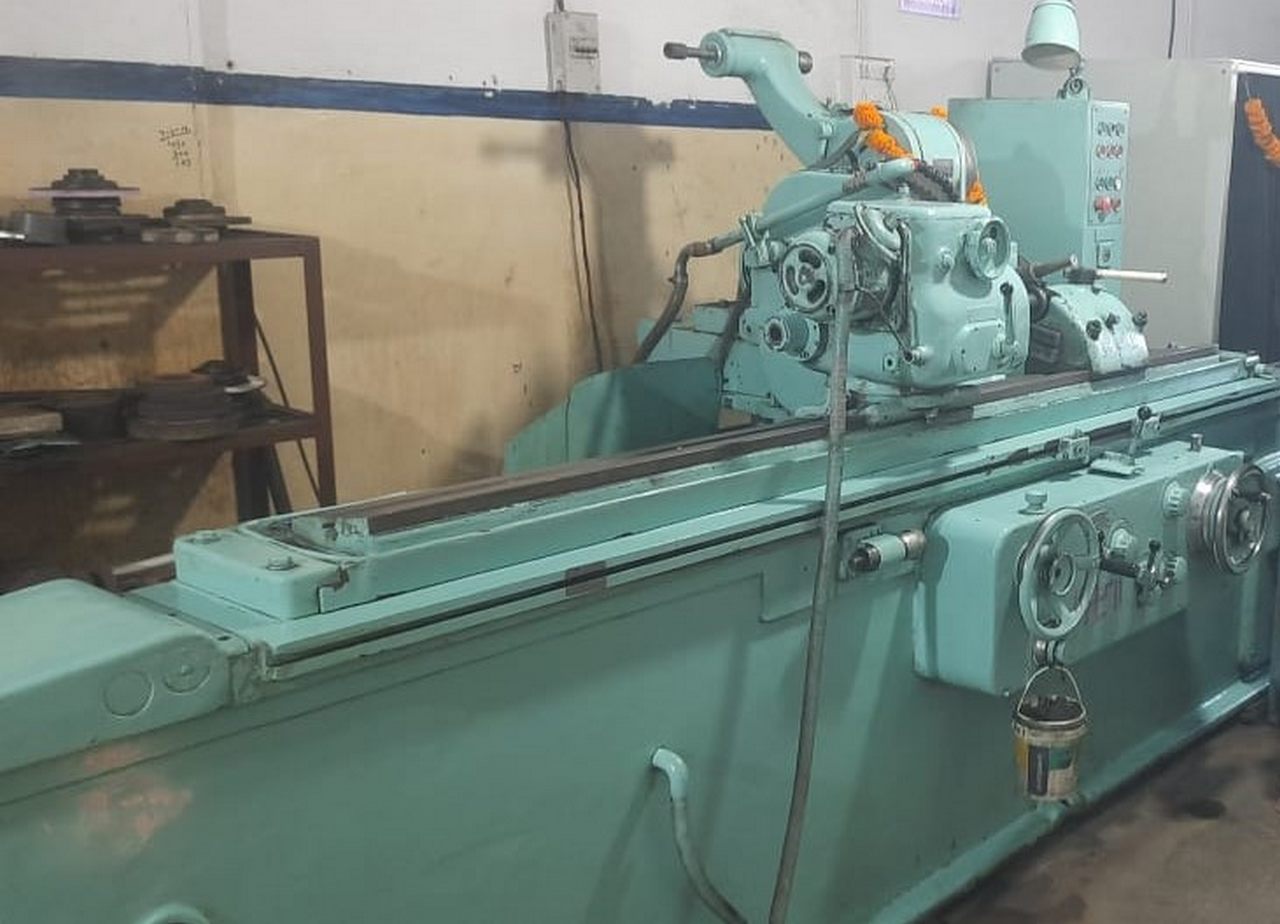 CYLINDRICAL GRINDER MACHINE