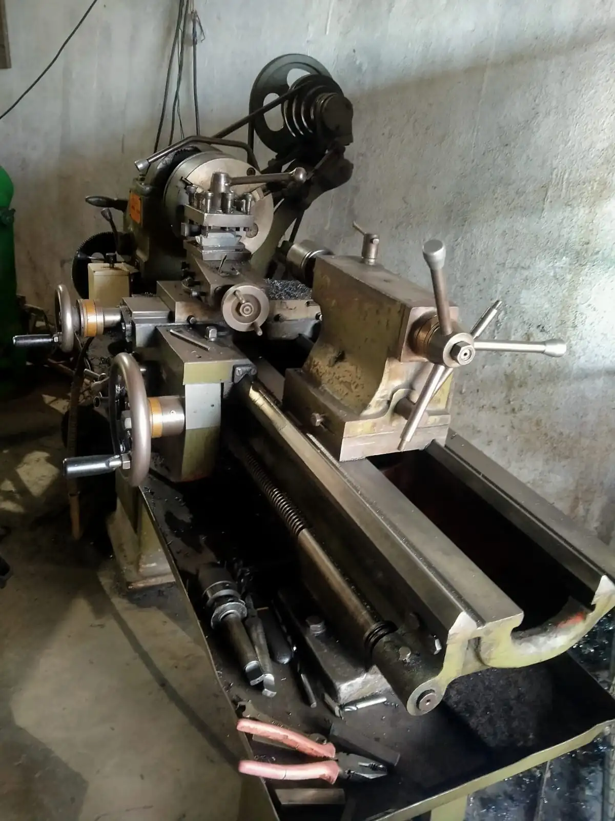 LATHE MACHINE