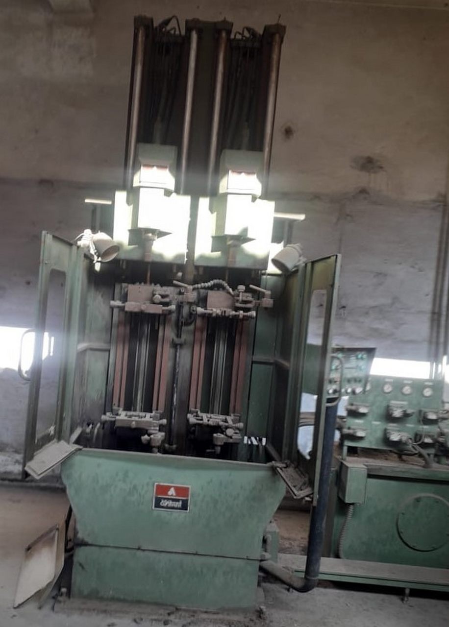 VERTICAL HONING MACHINE