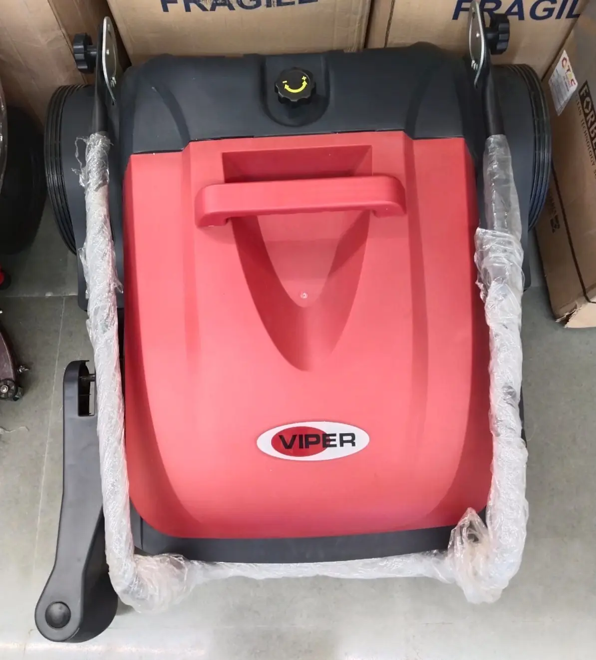 AUTO SCRUBBER & DRYER