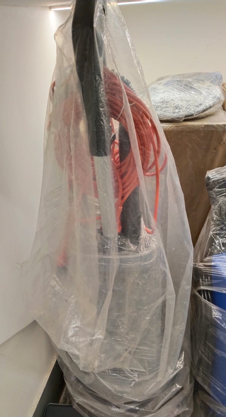 WET & DRY VACUUM CLEANER