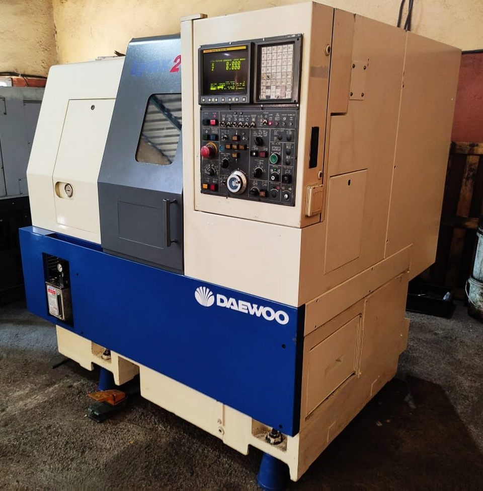 CNC TURNING MACHINE