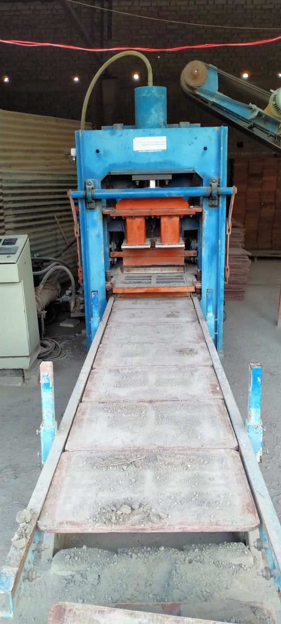 AUTOMATIC FLY ASH BRICK PLACE BASE VERTICAL MACHINE