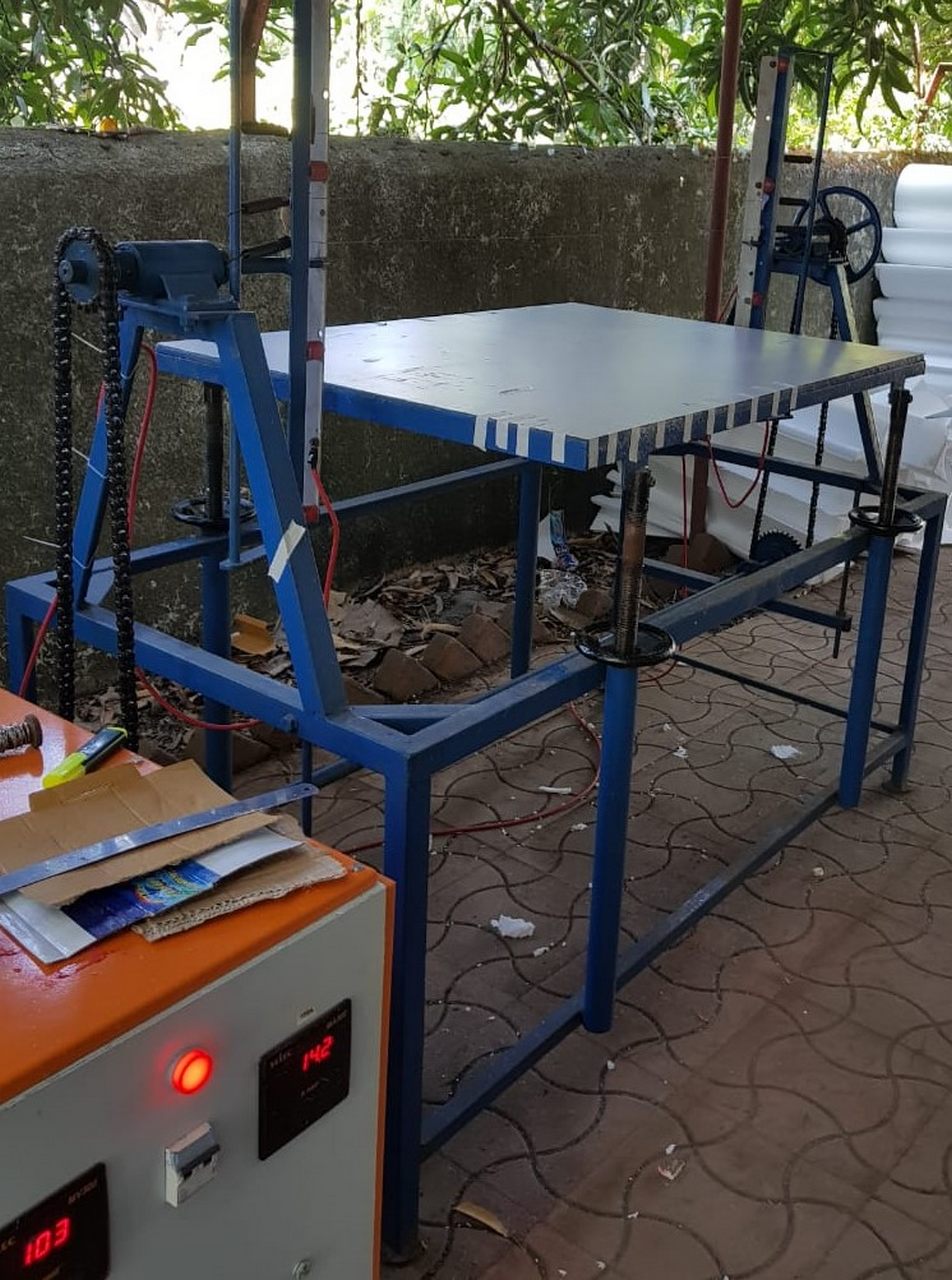 THERMOCOLE SHEET AND PIPE CUTTING MACHINE