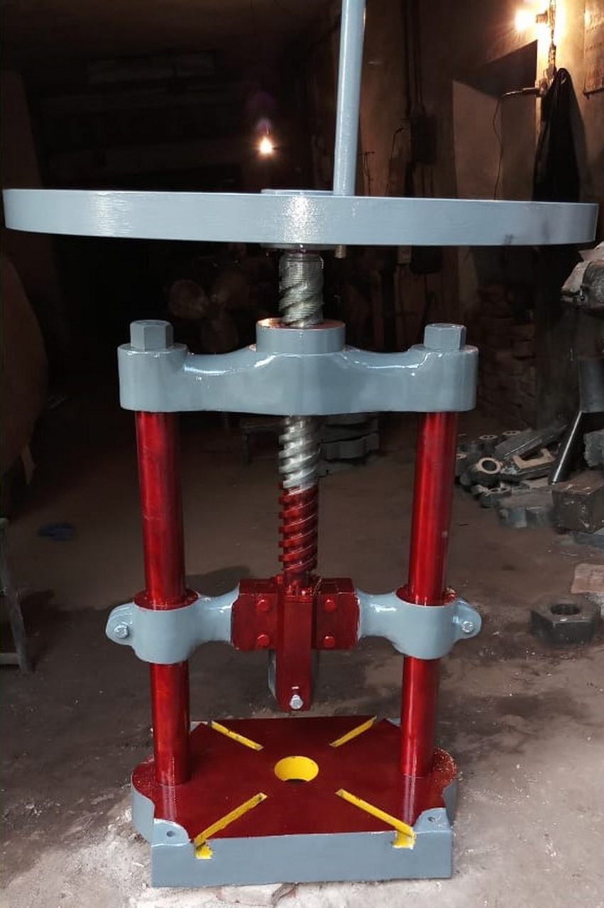PILLAR PRESS MACHINE