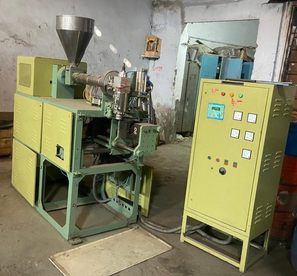 HDPE BLOW MOULDING MACHINE