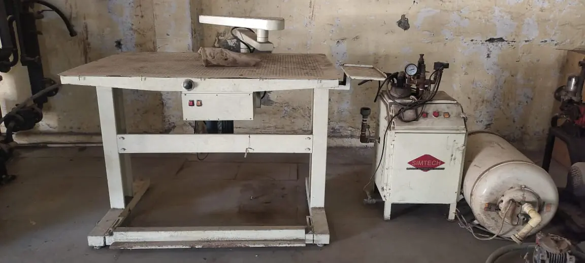 STEAM PRESS TABLE WITH ELECTRIC BOILER