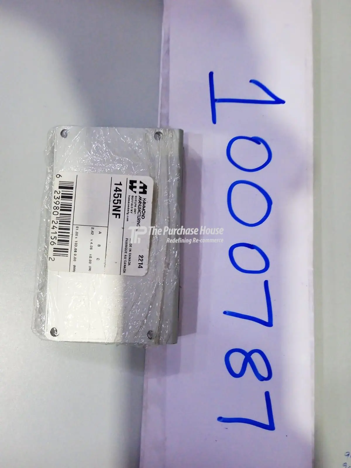 FLANGE END PANELS FOR EXTRUDED ALUMINUM CABINET